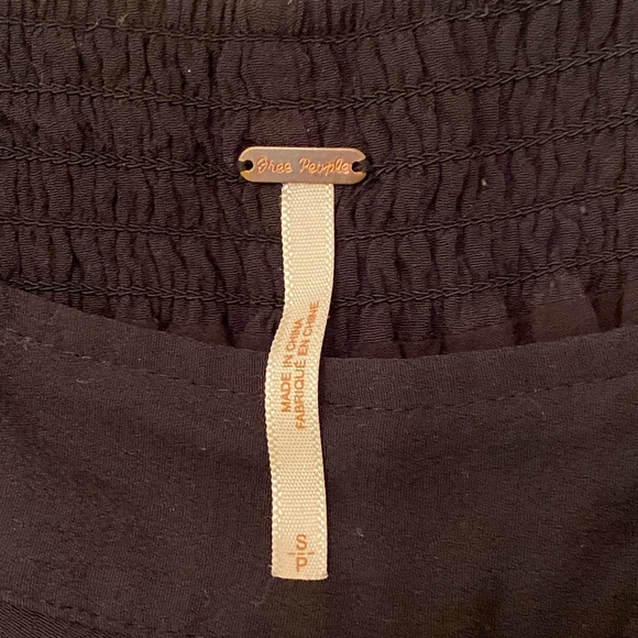 Free People Black linen shorts with scalloped edge - Picture 3 of 3